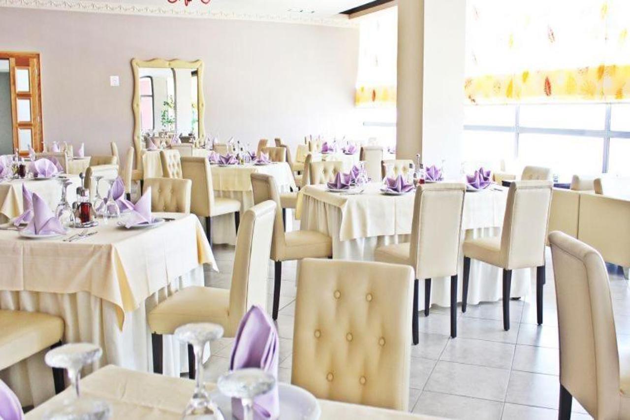 Aurelis Hotel Bërxull Esterno foto
