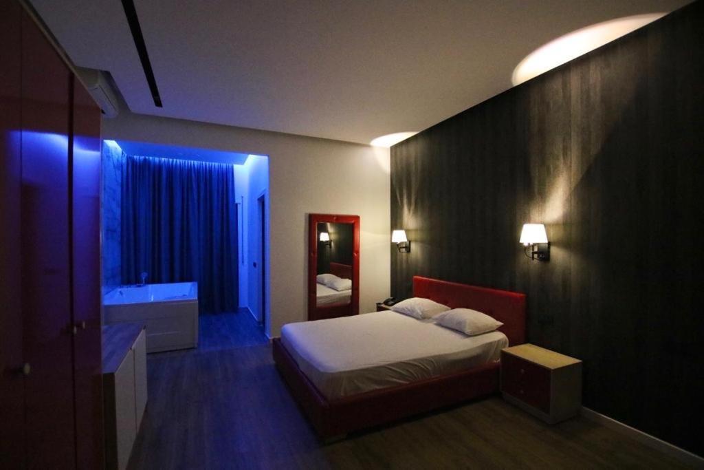 Aurelis Hotel Bërxull Esterno foto